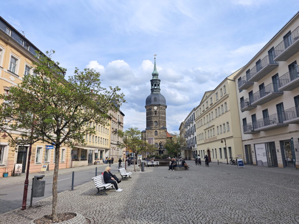 Der Marktplatz von Bad Schandau mit der St. Johannis Kirche