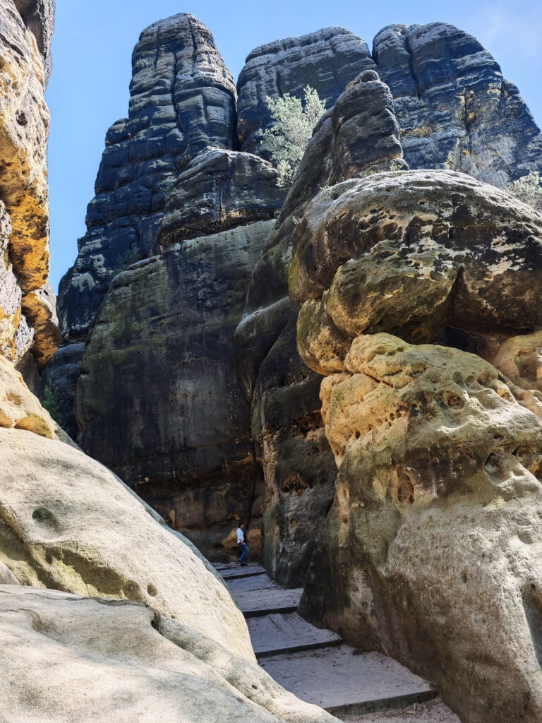 Großes Schrammtor - beeindruckene Felsen der Schrammsteine