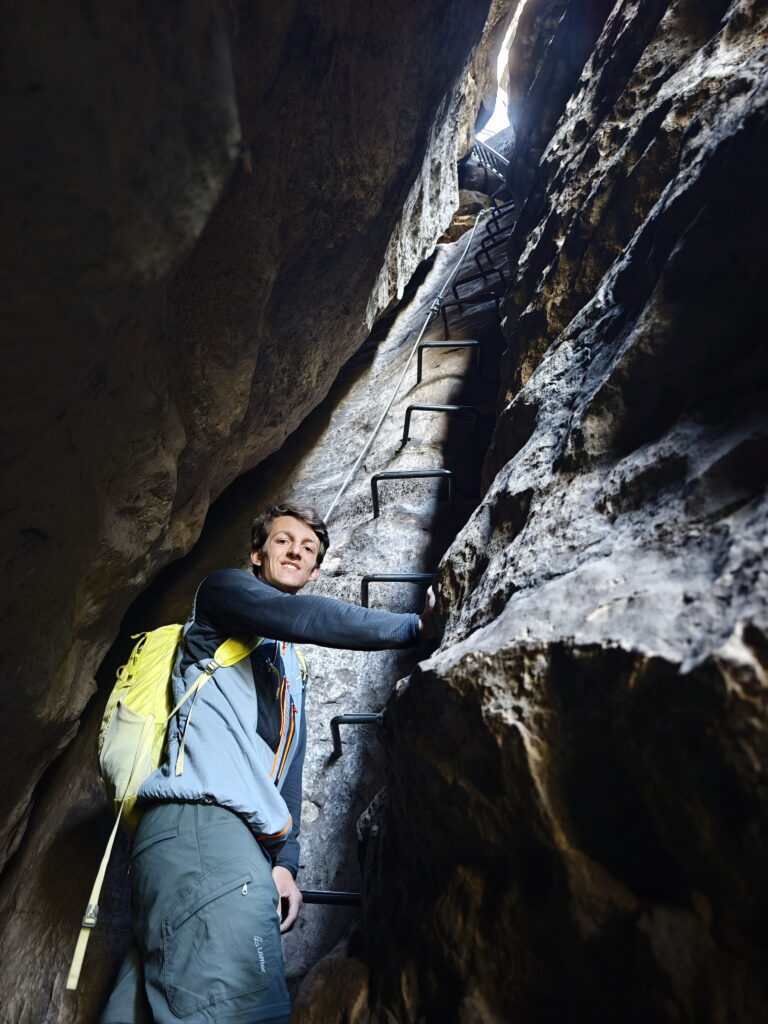 Häntzschelstiege Klettersteig - durch diesen Kamin geht es nach oben